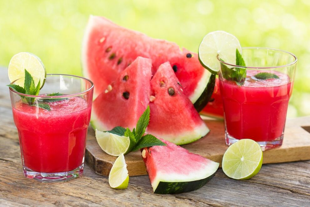 Wassermelonenscheiben und frisch im Wassermelonen-Diät-Menü